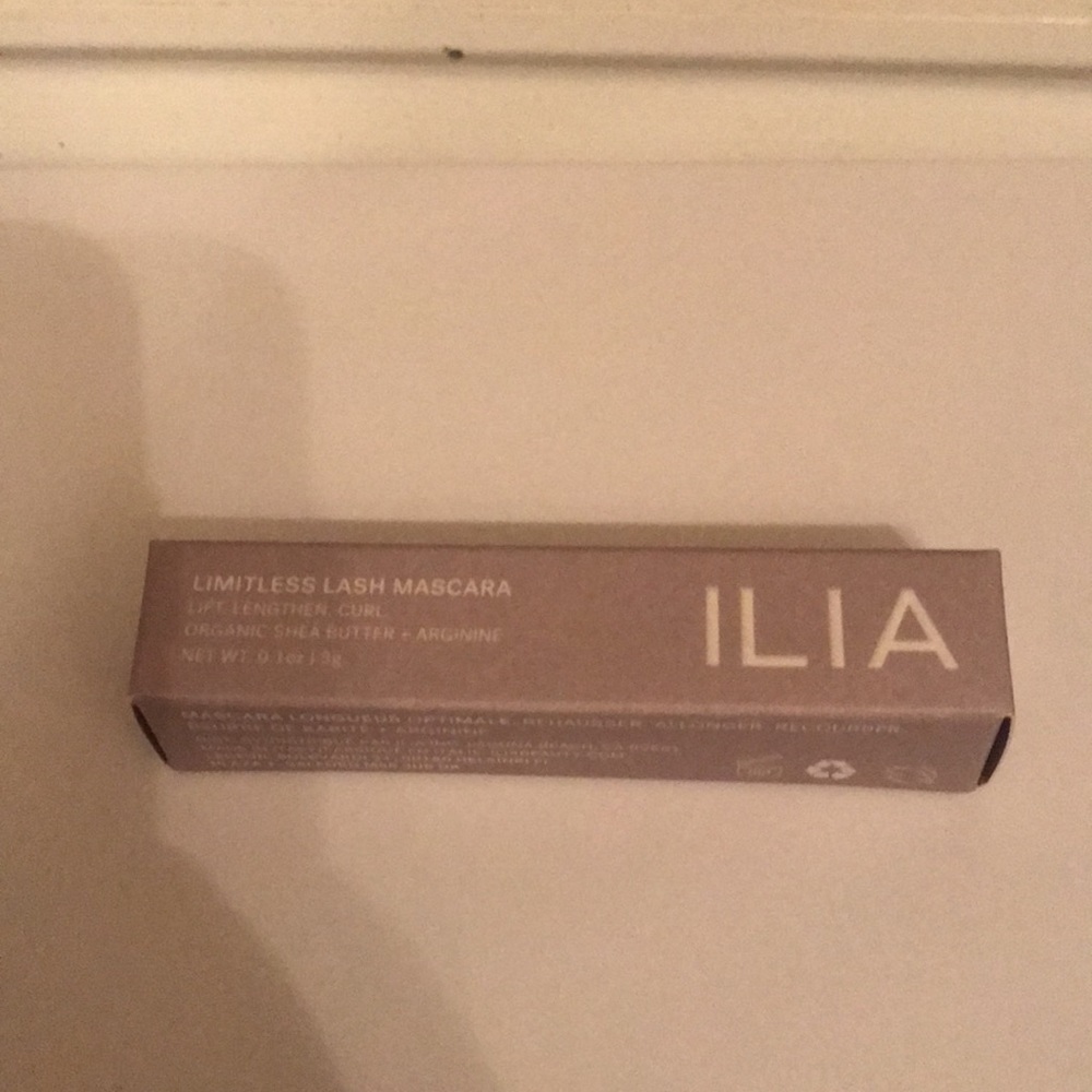 Makeup Sample Set - Picture 5 of 6